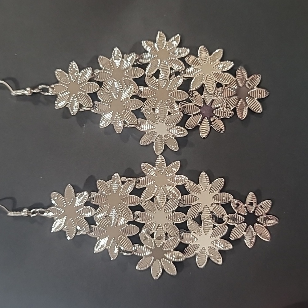 Silver Flower Dangling Earrings